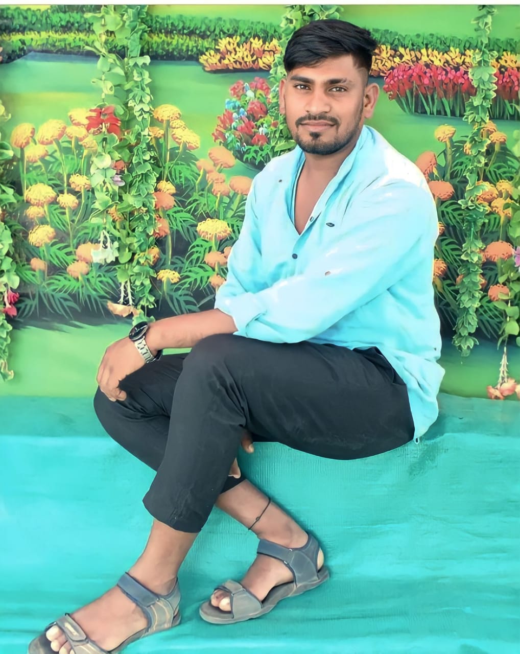 Dipak Tadvi  Painter worker in Dhule 