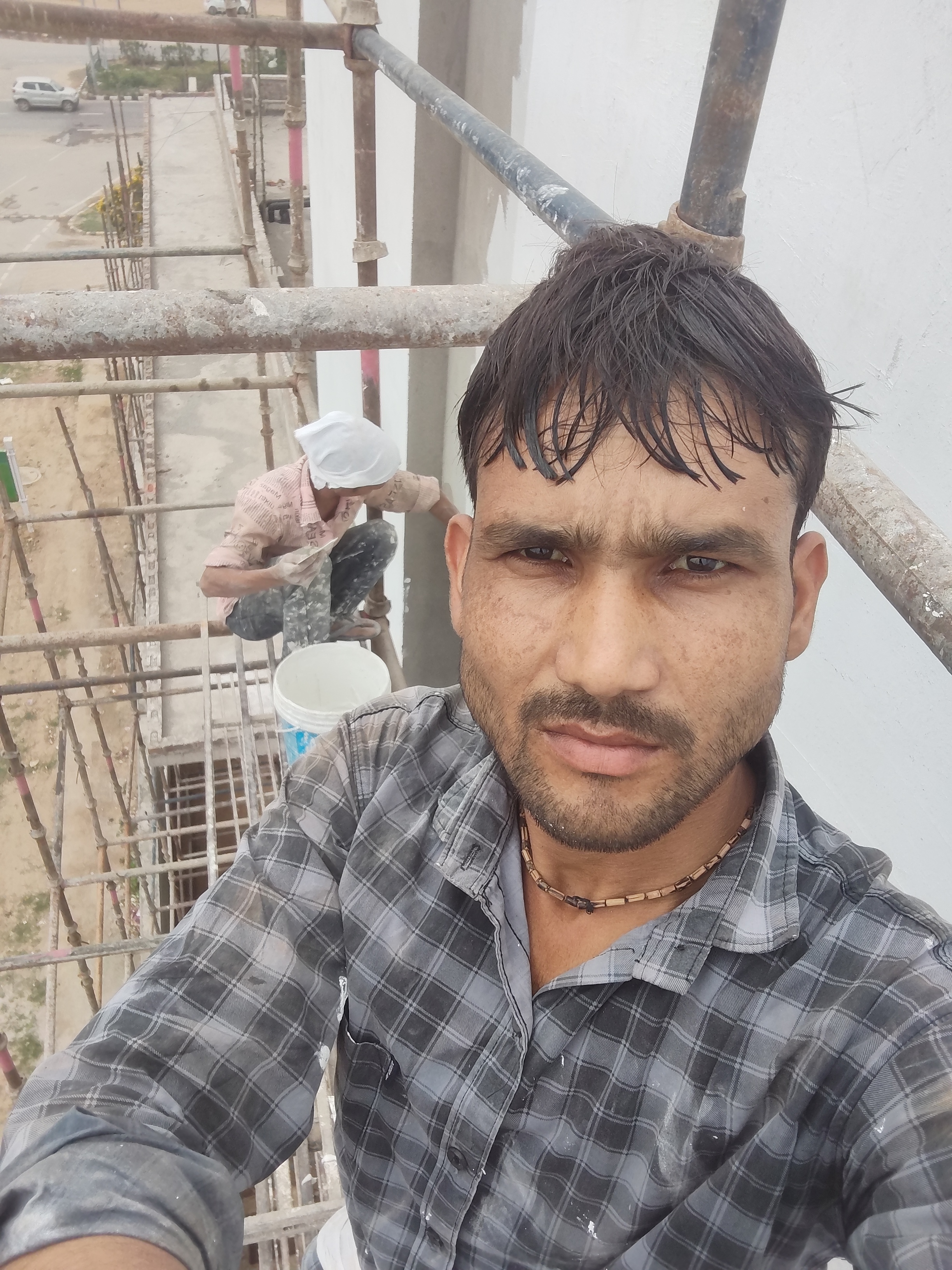Manoj Prajapati Putty worker in Gurgaon