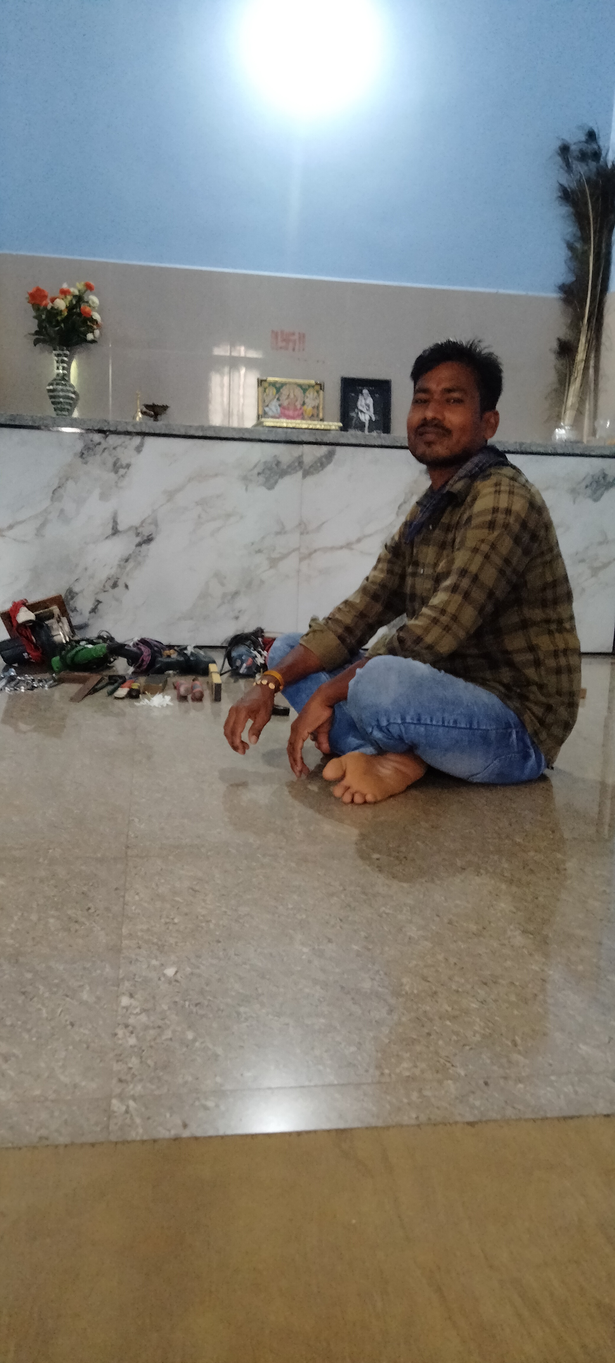 Yogendra  Carpenter worker in Siddharthnagar